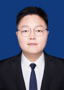 穿西装戴眼镜的男人AI 生成的内容可能不正确。